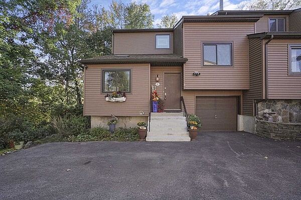 21 Tamarack
